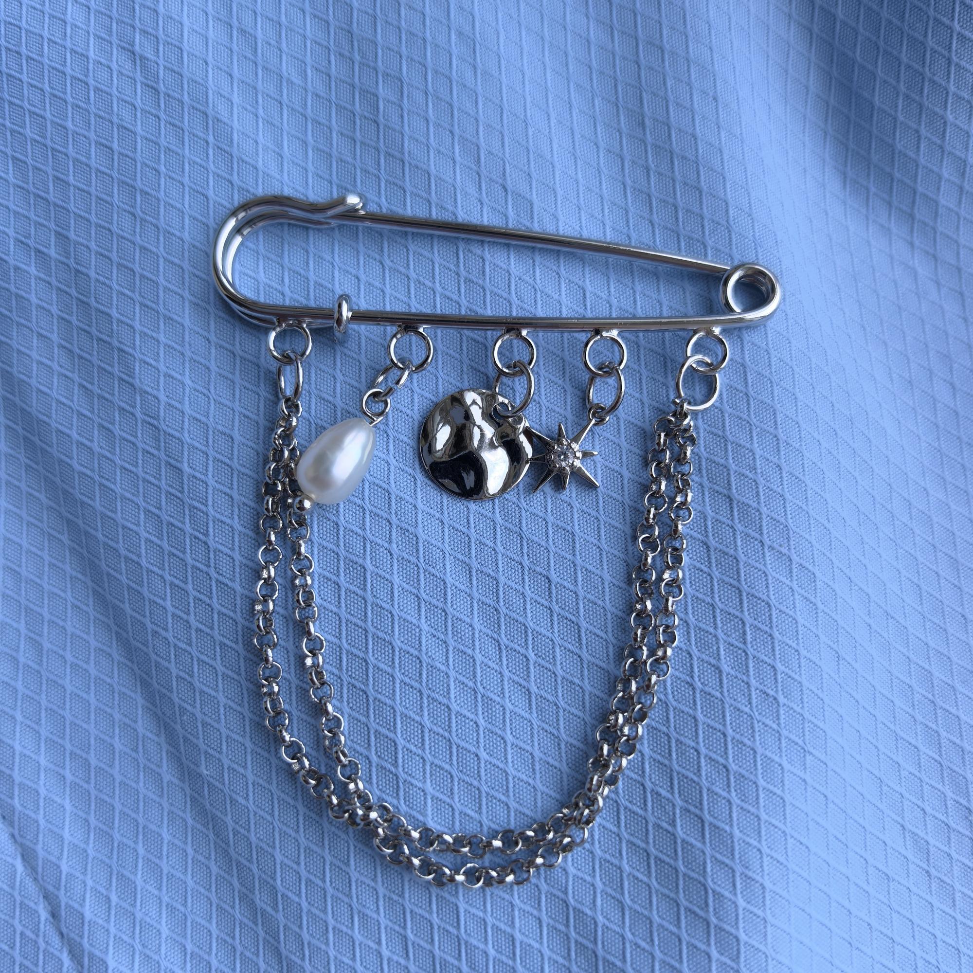 Брошь булавка Символы