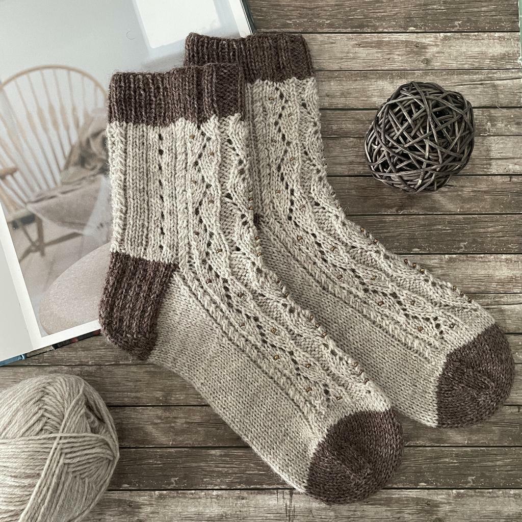 Lunaria socks - описание вязания