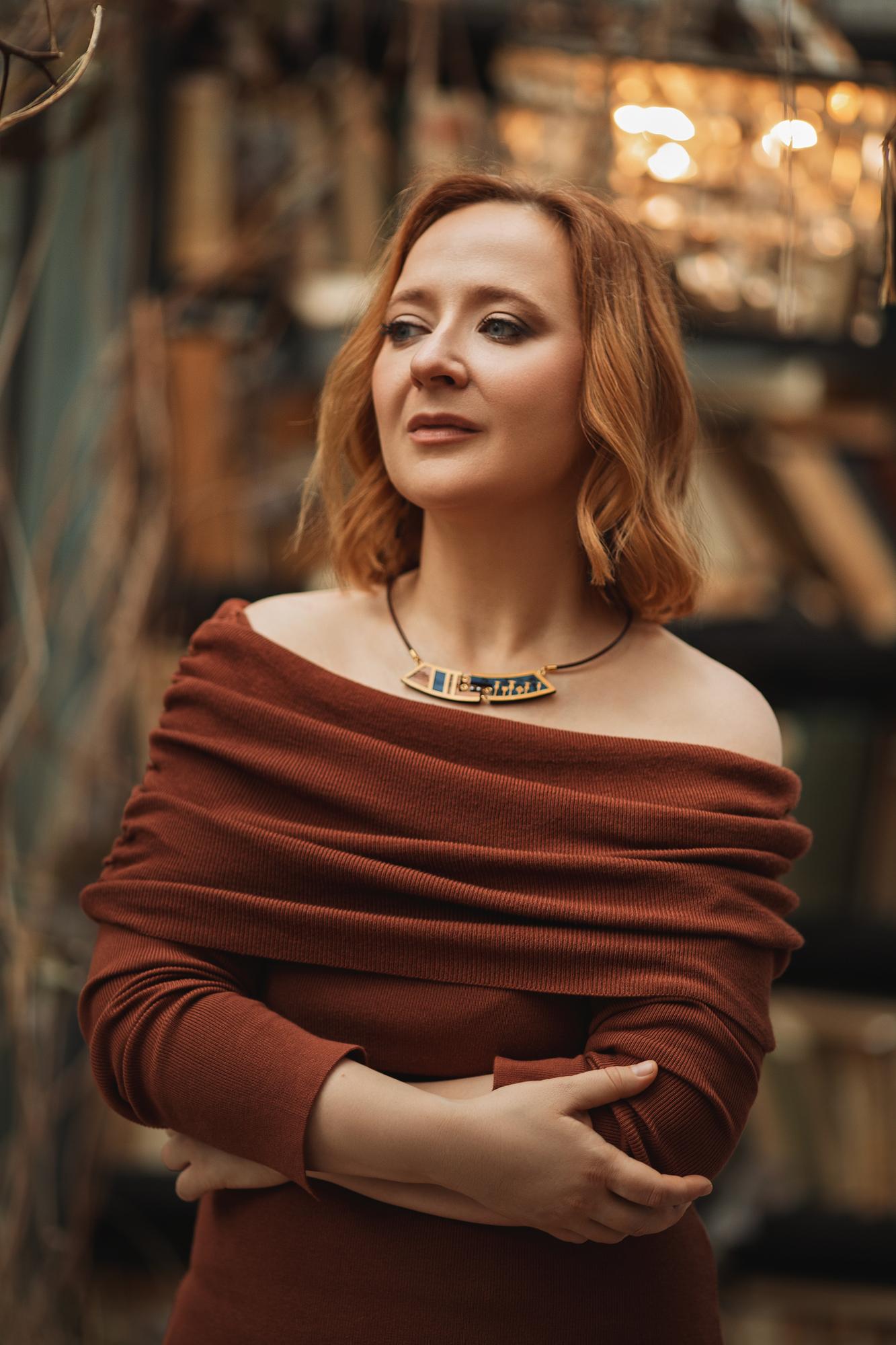 Колье цветами и речным жемчугом