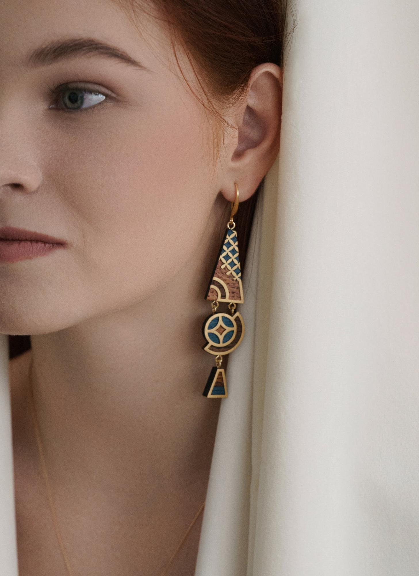 Длинные асимметричные серьги  синие