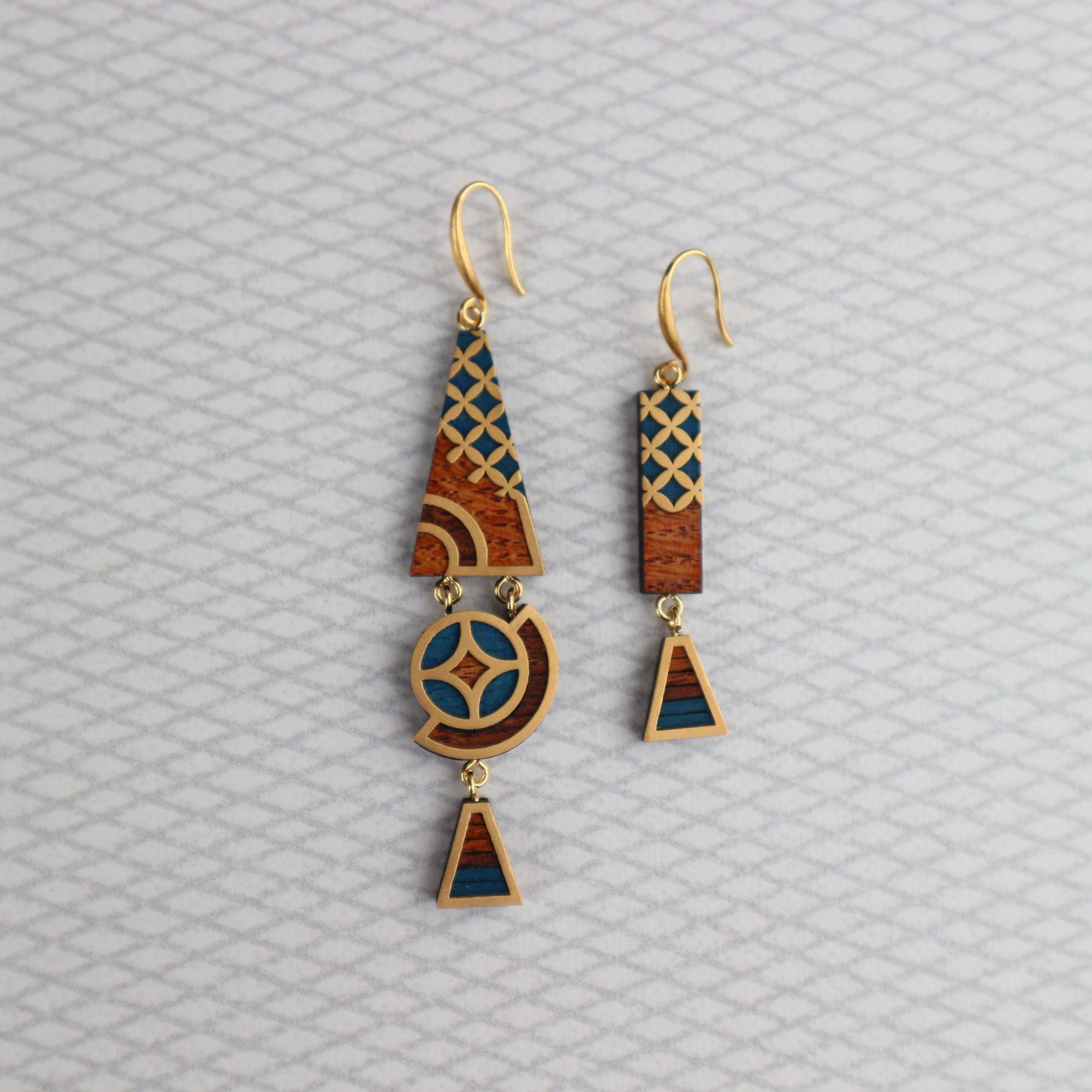 Длинные асимметричные серьги  синие