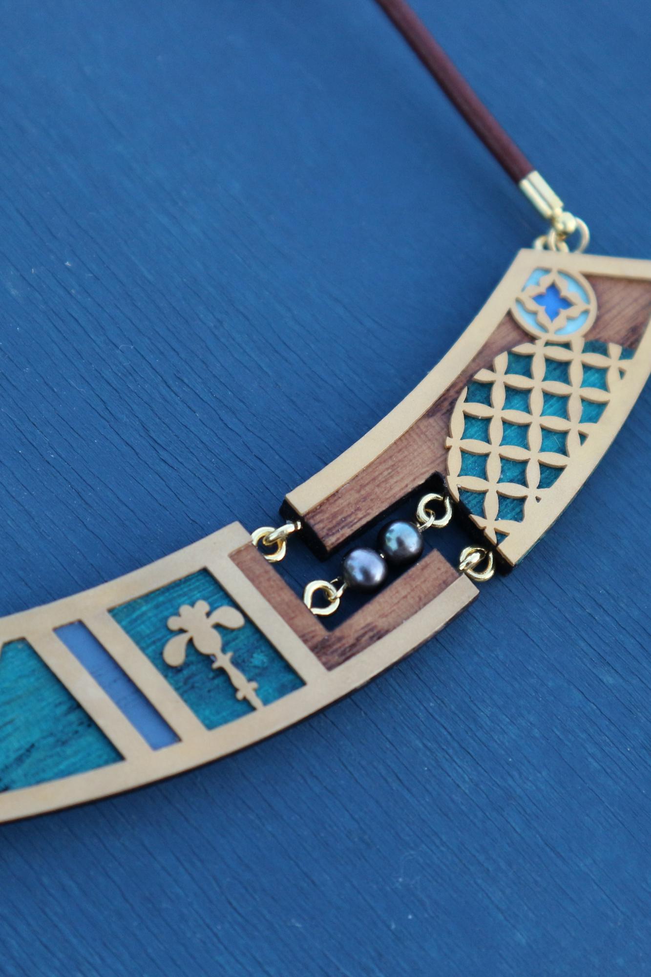 Колье из дуба с жемчугом №2