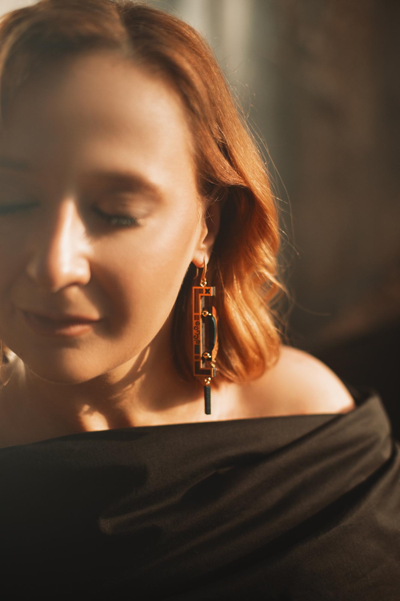 Серьги сложной формы тёмно-коричневые