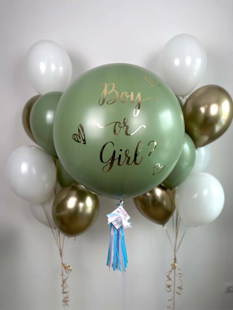 Зеленый гендер шар с двумя связками