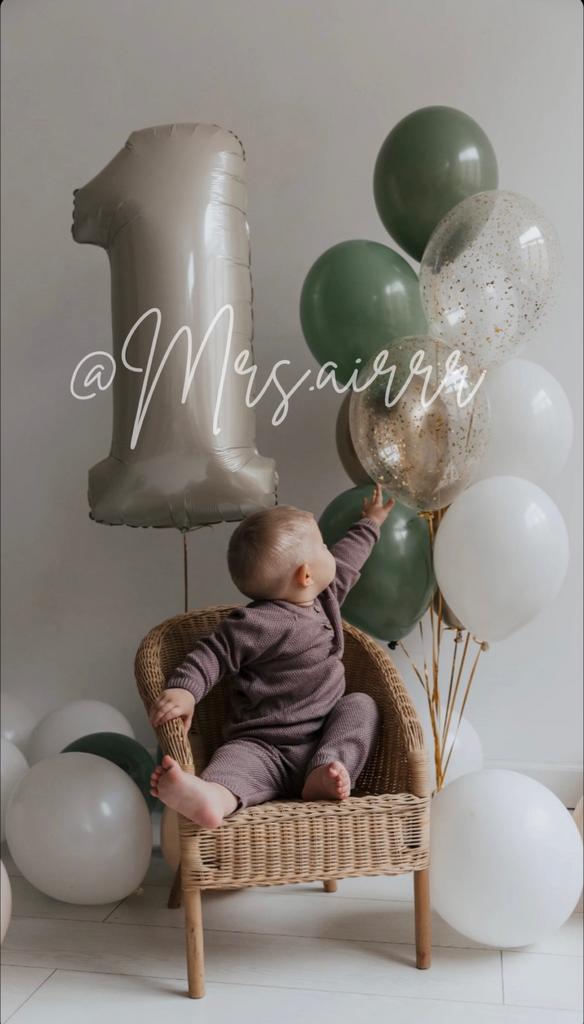 Набор на годик с шариками на пол