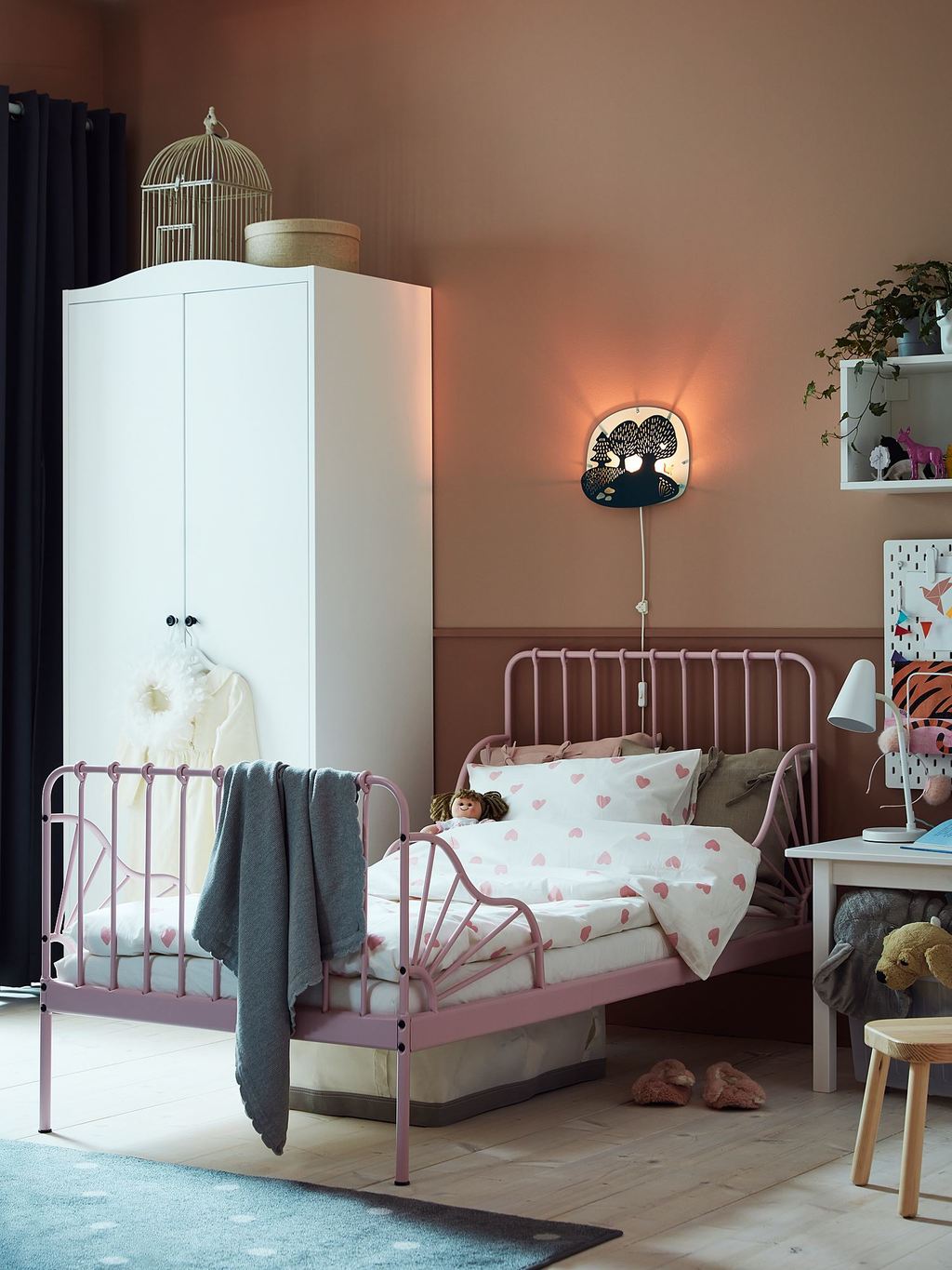 MINNEN/LUROY IKEA Раздвижная кровать с реечным дном, светло-розовый 80x200 см