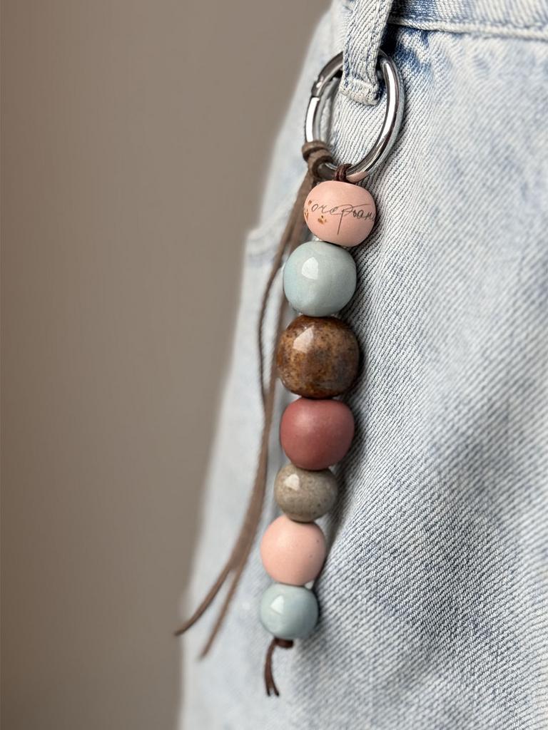 обвес  Очертания на сумку из керамических бусин