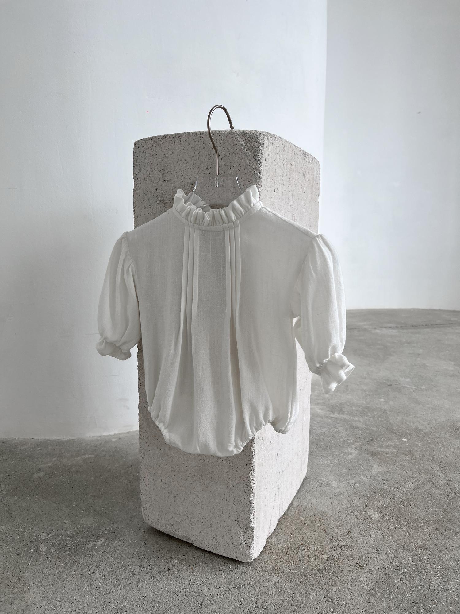 Хлопково-льняной боди с длинными рукавами