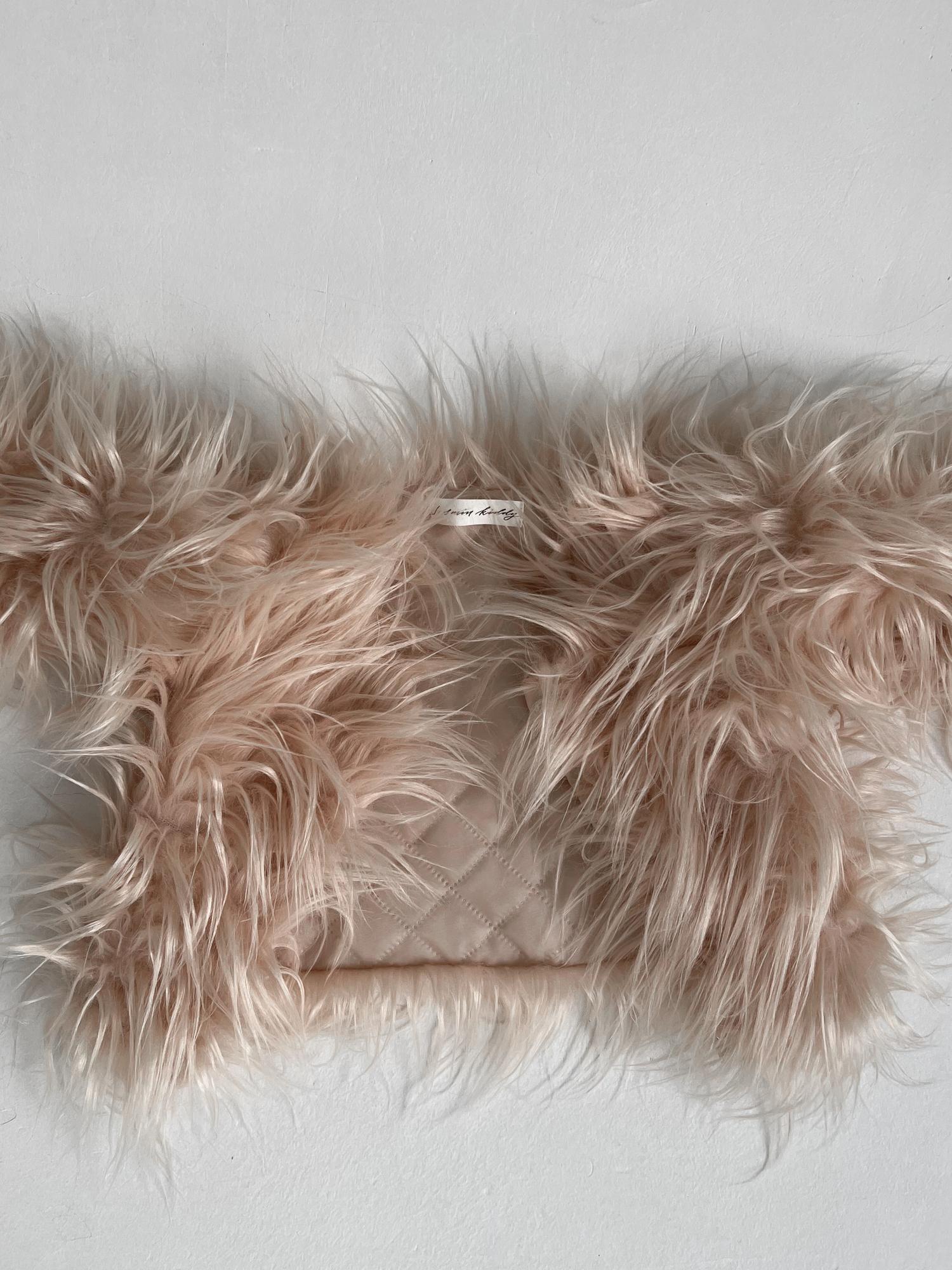 Шубка из эко-меха бежевая