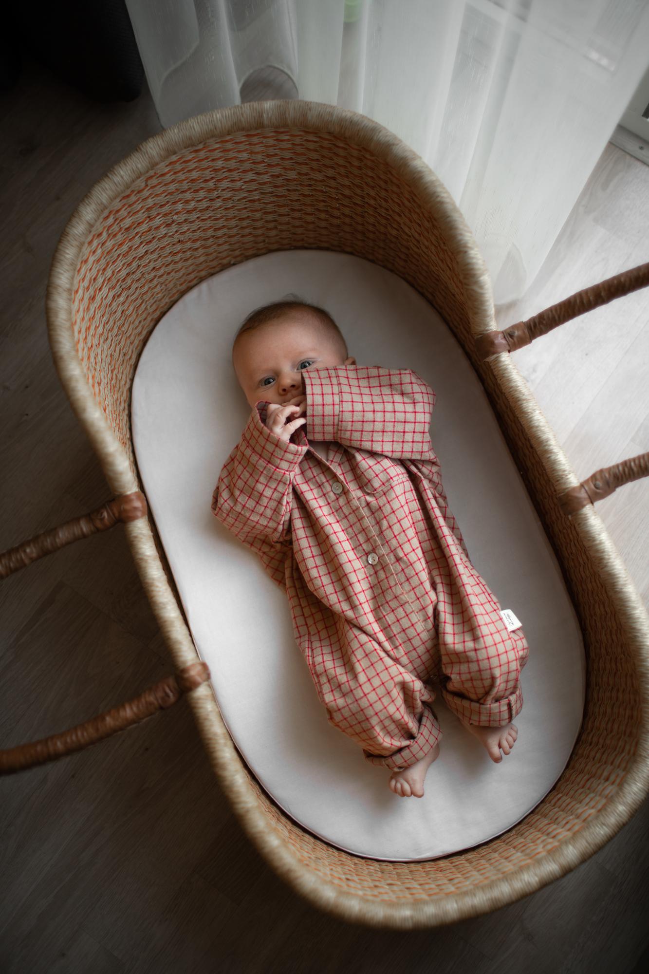 Комбинезон бежевый в красную клетку