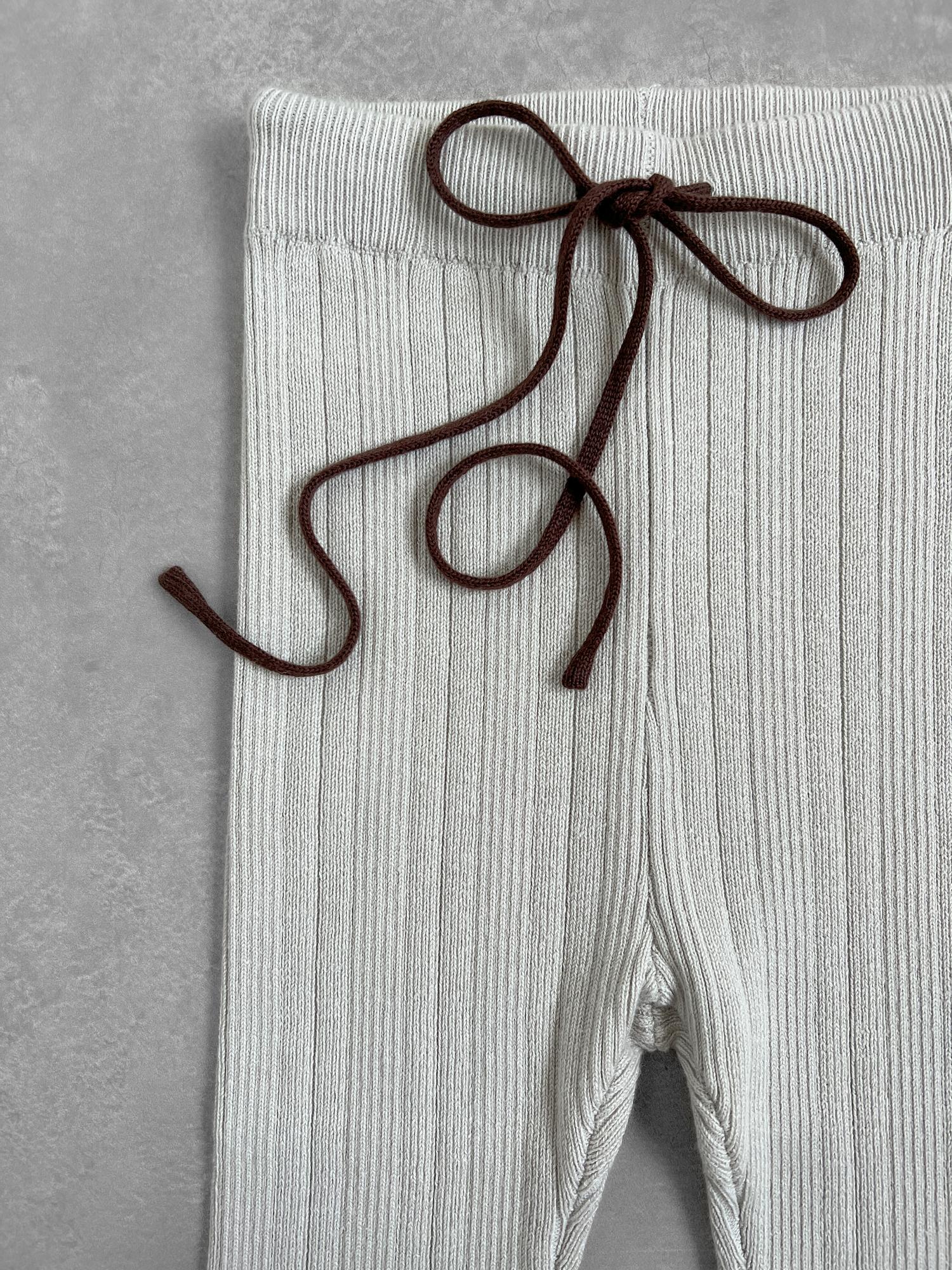 Легинсы светло-серые