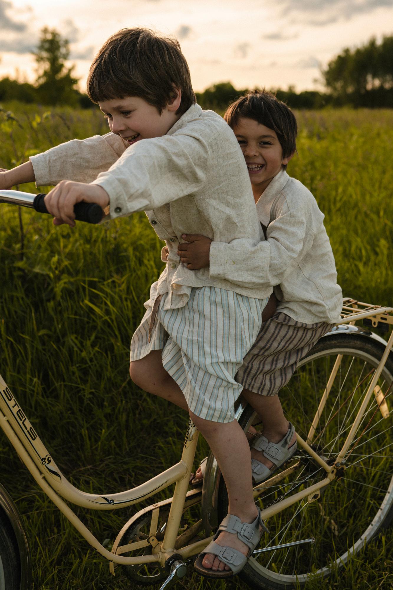 Льняная рубашка с длинным рукавом