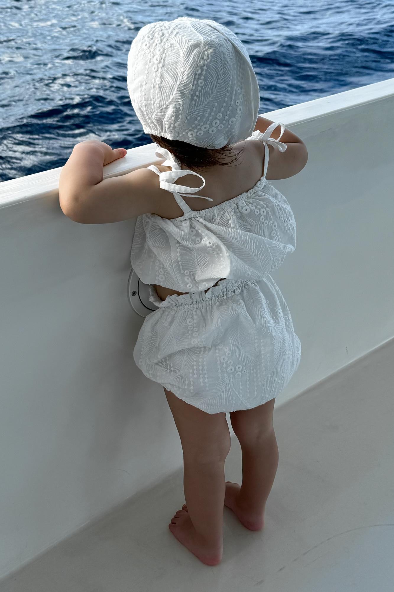 Комплект: шорты + чепчик + кроп-топ