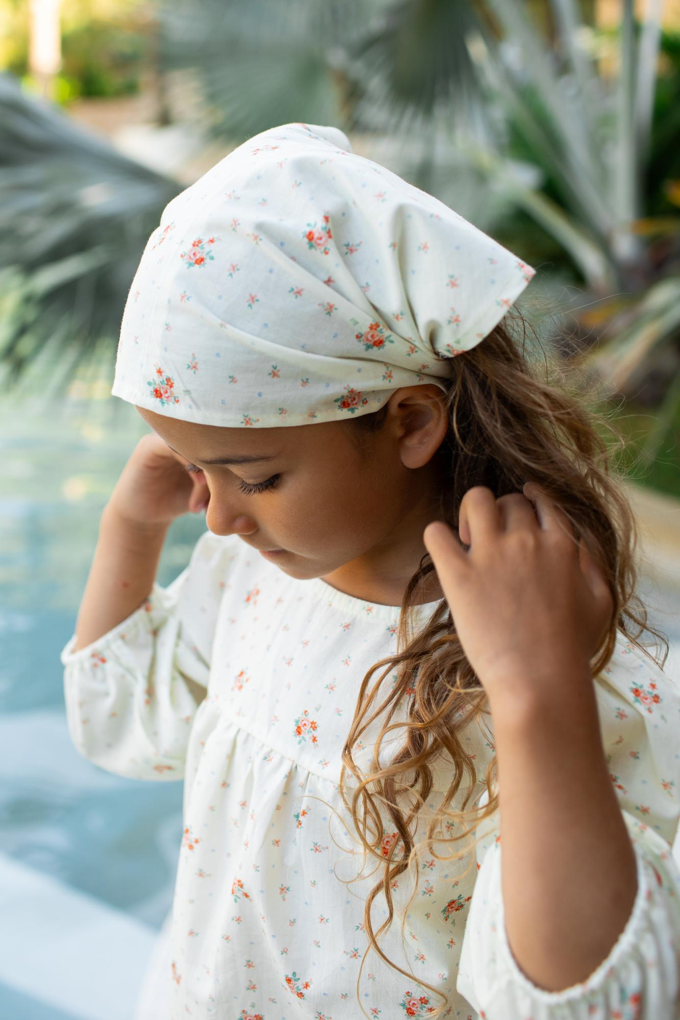 Блуза нежно-желтая в цветочный принт