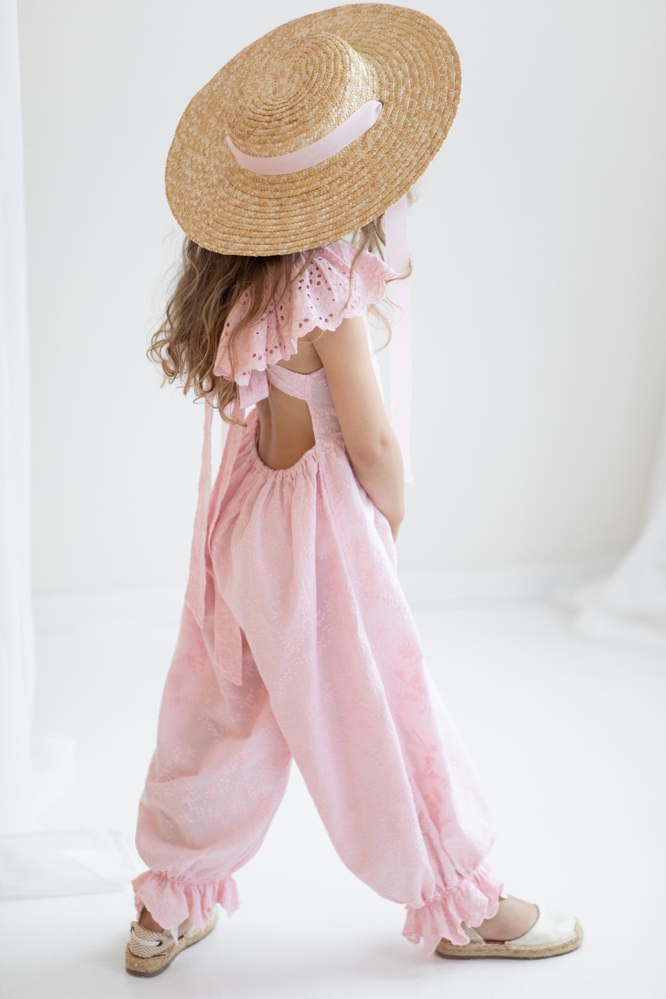 Комбинезон розовый с кружевом