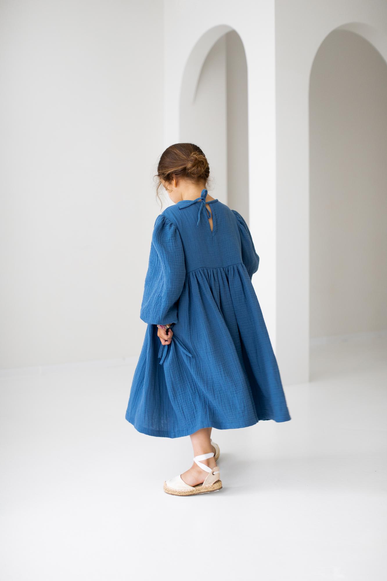 Платье Mishelle с вышивкой голубика