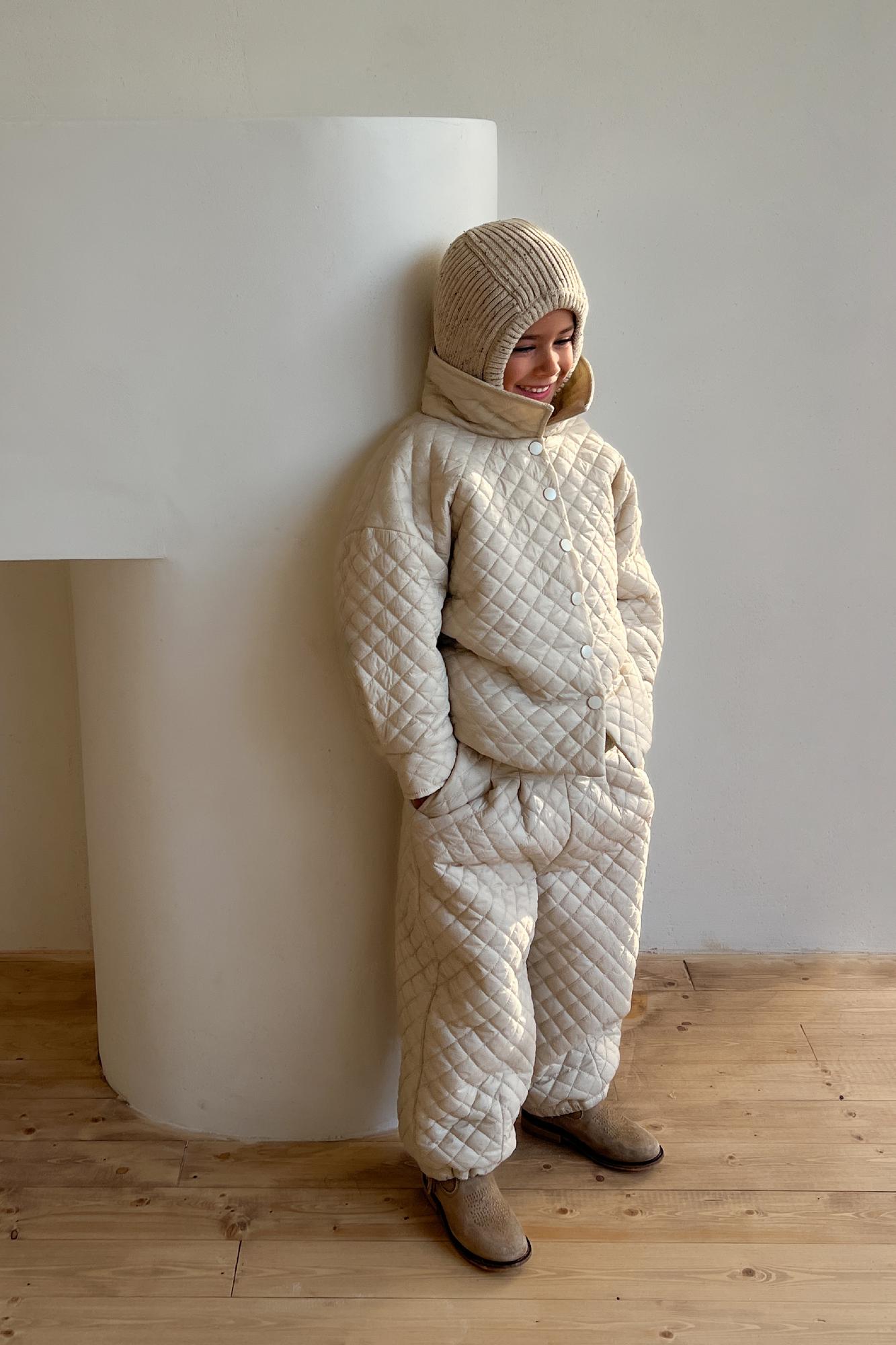 Утеплённый стёганый костюм бежевый