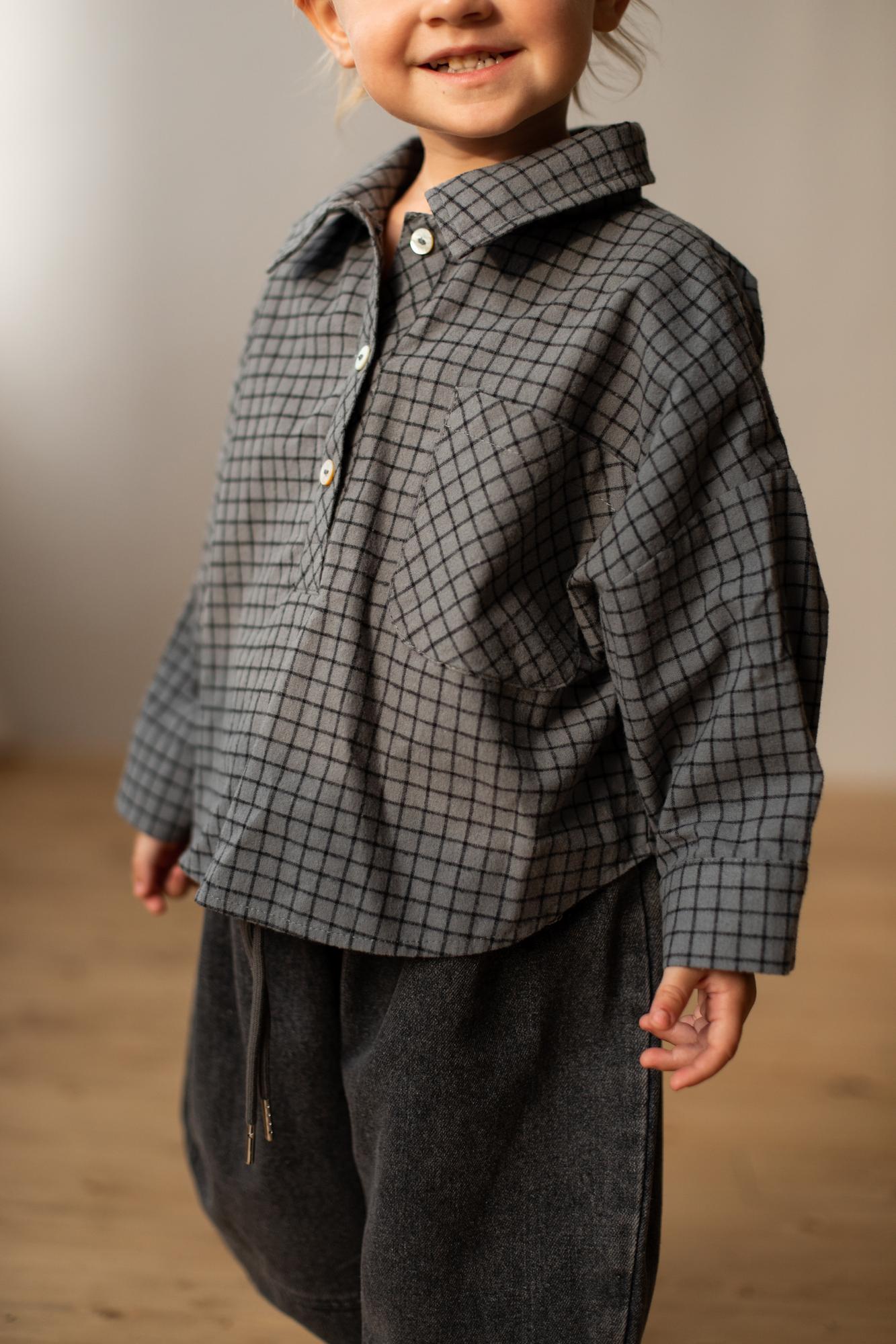 Рубашка в серую клетку