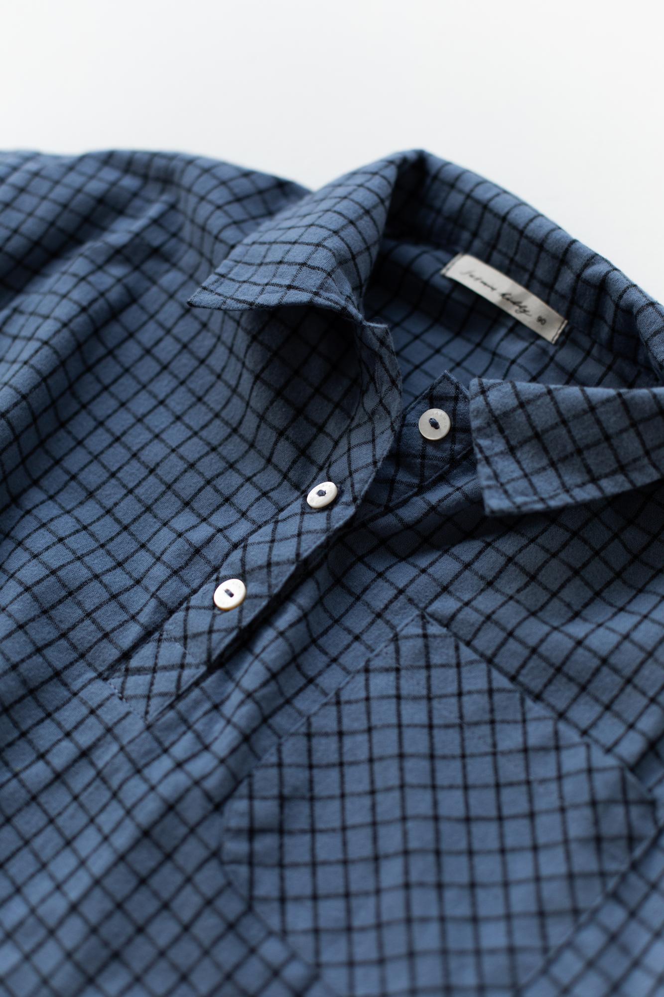 Рубашка в синюю клетку