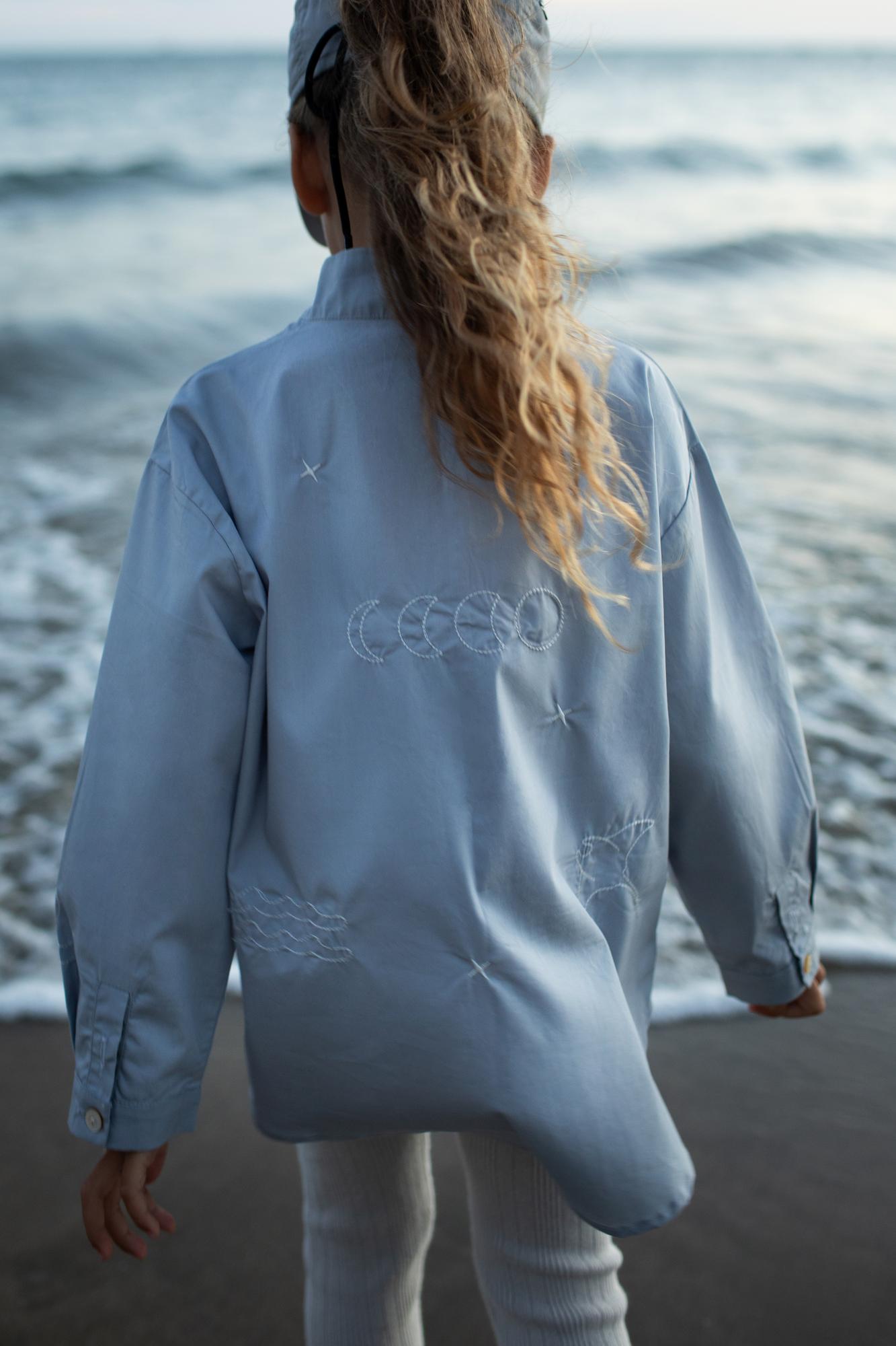 Рубашка с вышивкой серо-голубая