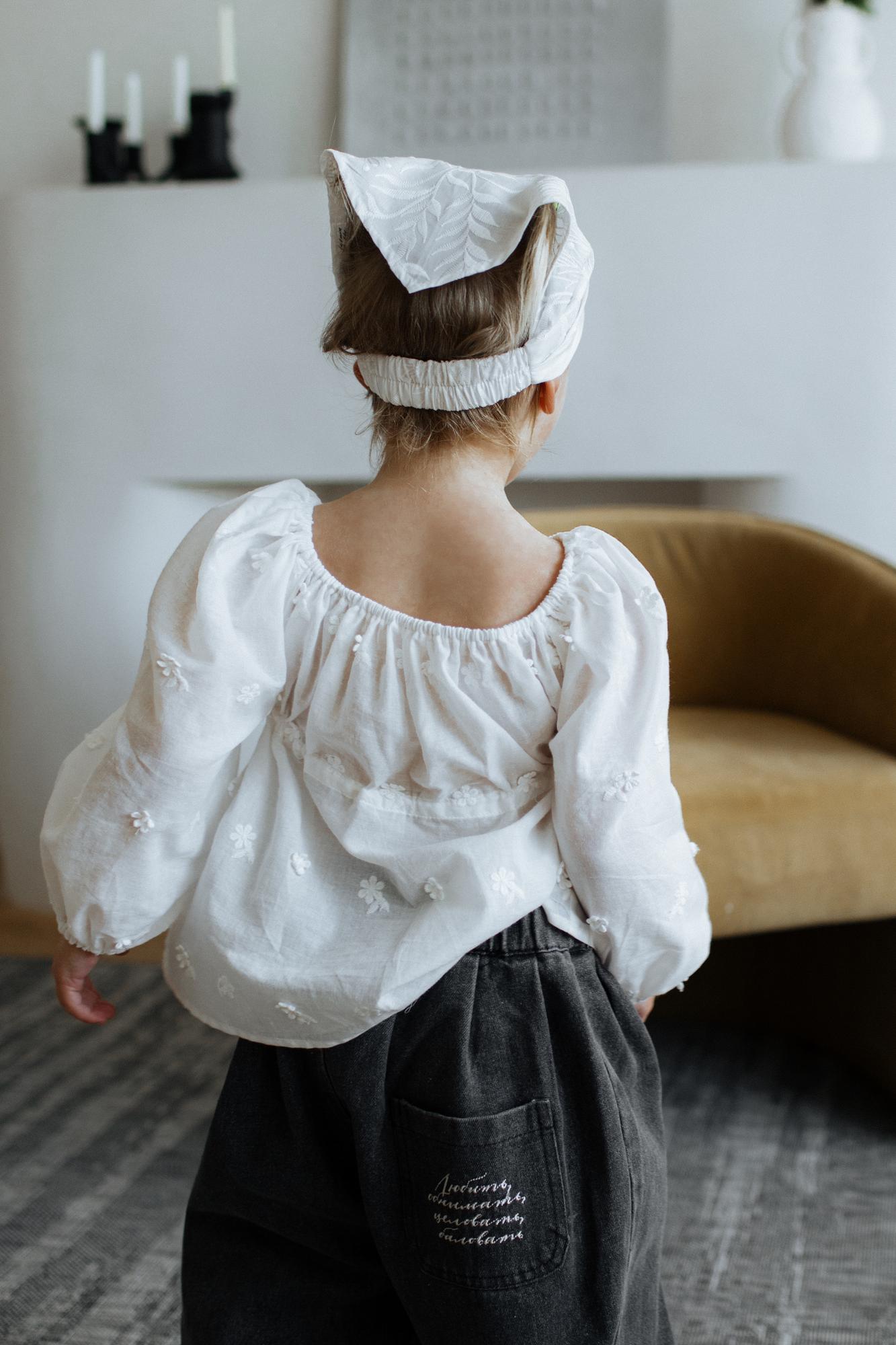 Косынка белая из шитья Rita