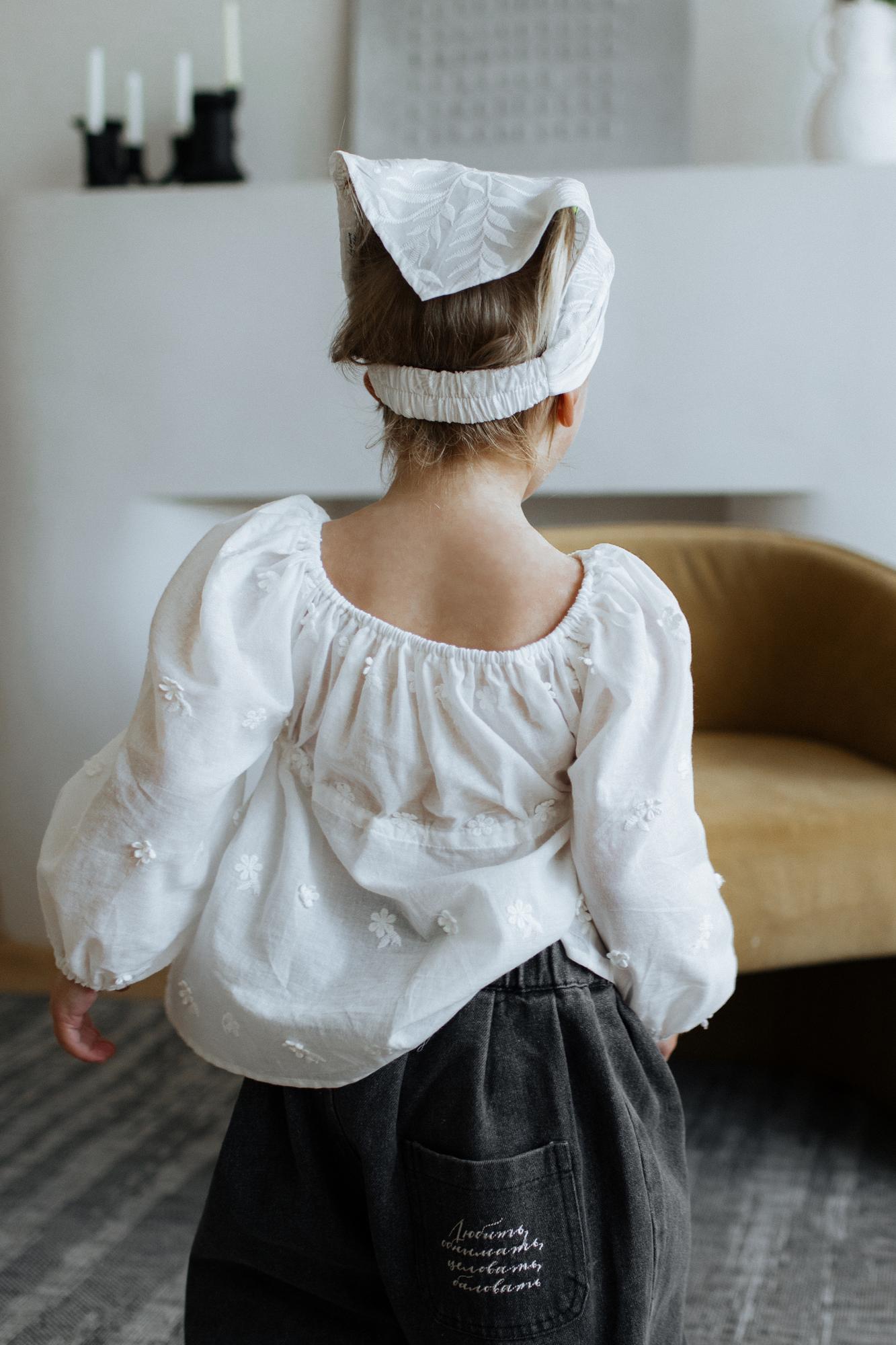 Косынка белая из шитья Rita