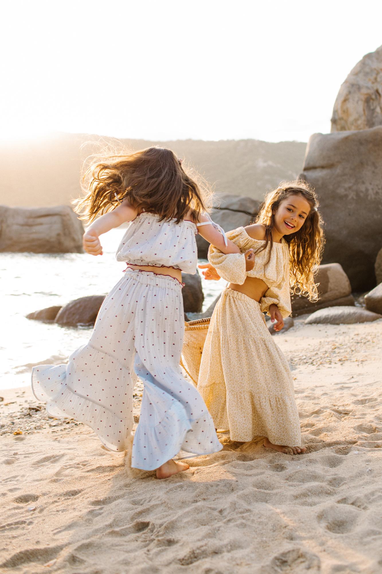 Муслиновый костюм голубой в сердечное конфетти