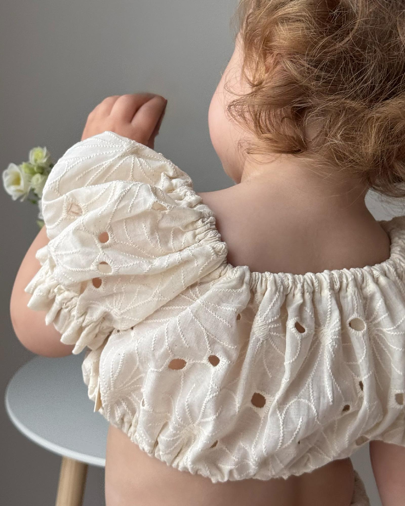 Кроп-топ с короткими рукавами бежевый