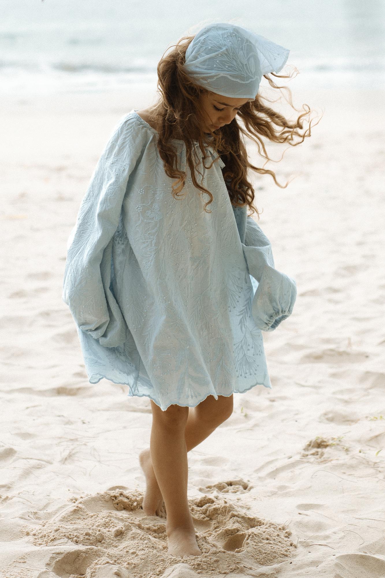 Косынка светло-голубая из шитья Rita