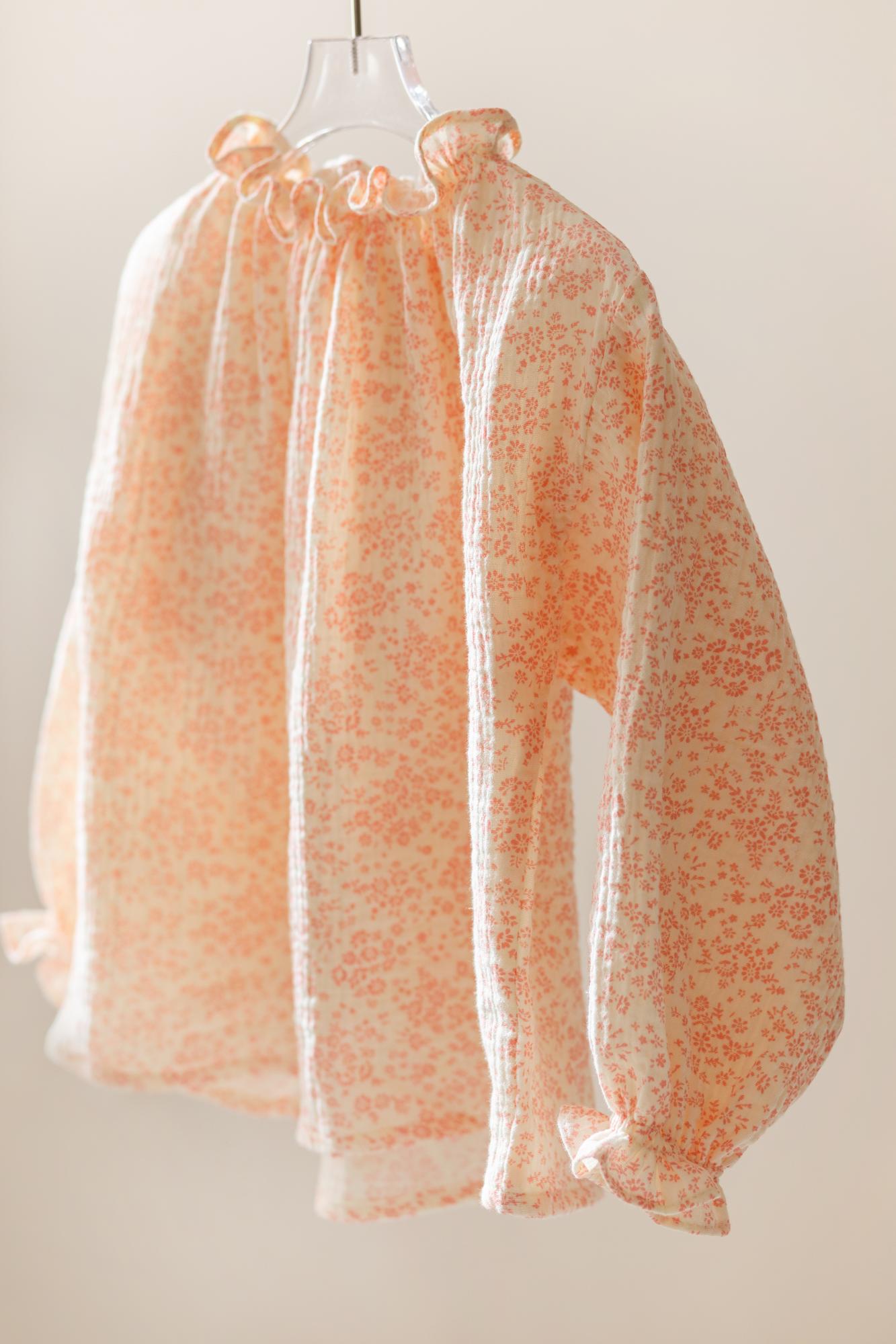 Блуза персиковая в цветочный принт