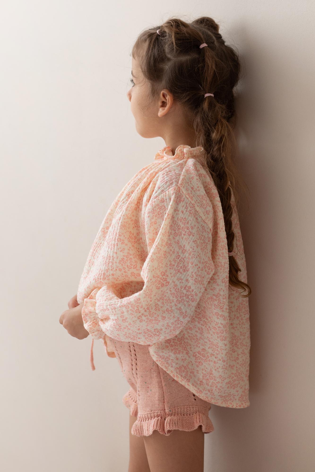 Блуза персиковая в цветочный принт