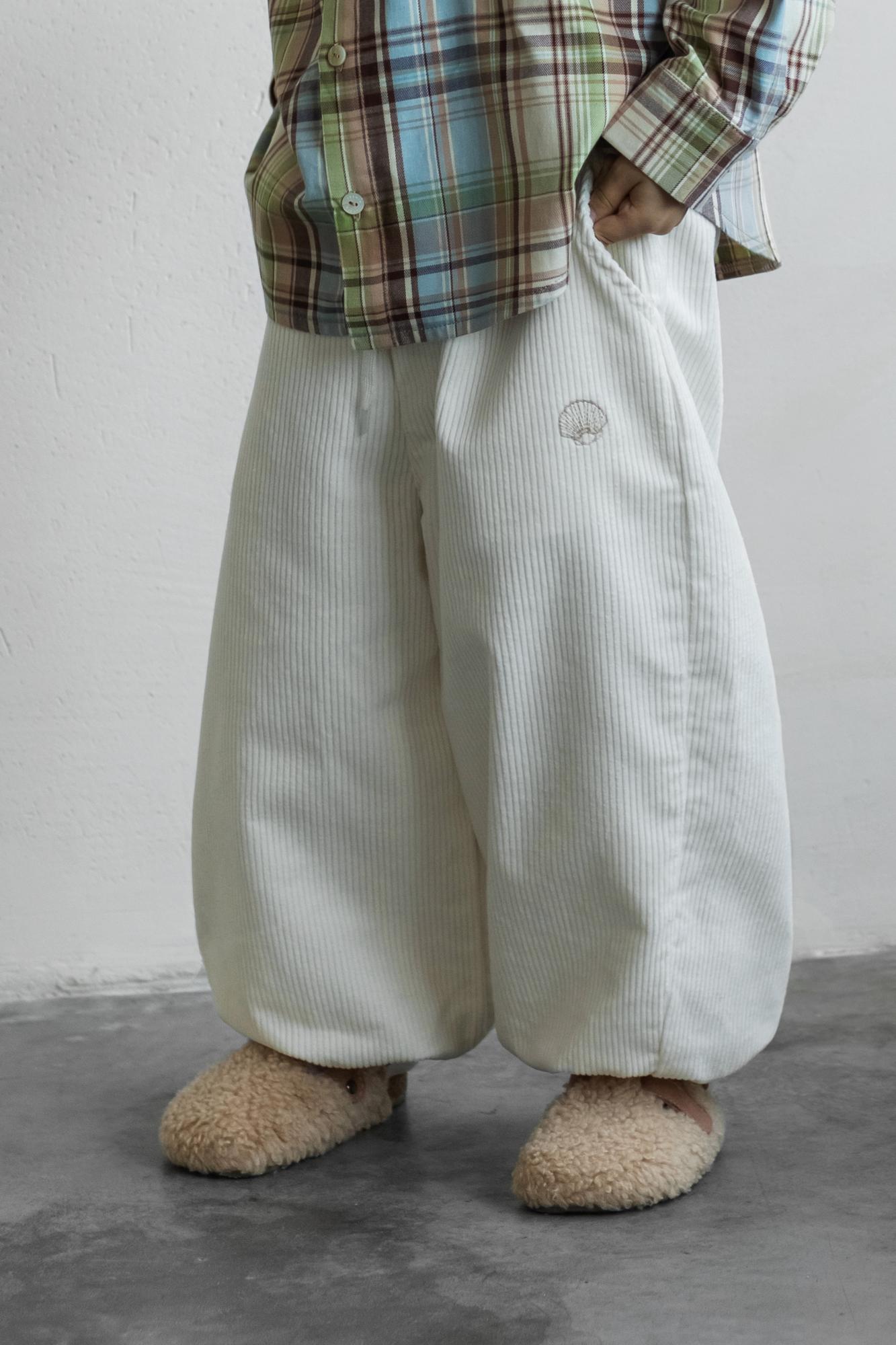 Вельветовые штаны молочные