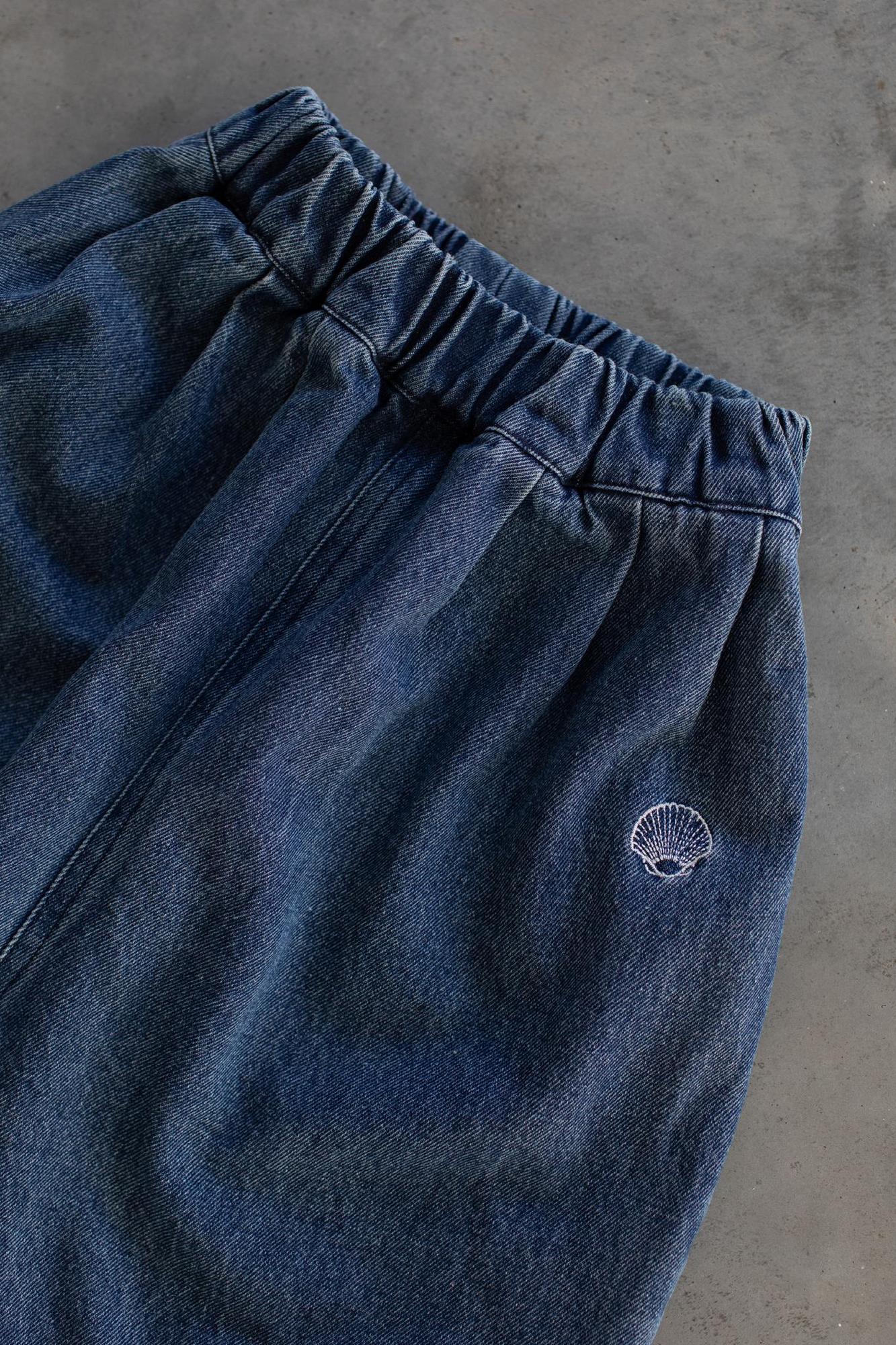 Джинсы-бананы тёмно-синие