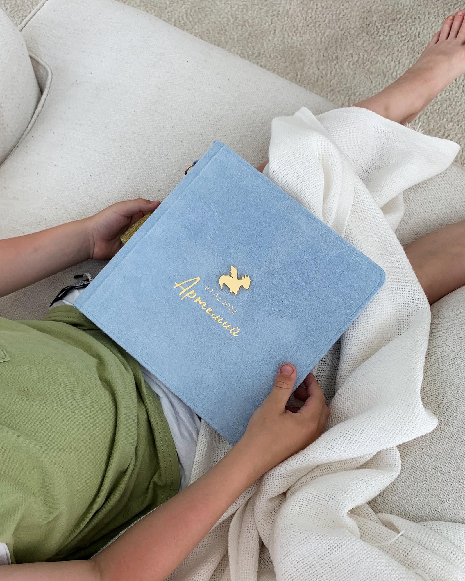 Заказать ДЕТСКИЙ альбом минимализм с акриловой фигуркой (ОСТАТКИ ФИГУРОК, БОЛЬШЕ НЕ ВЫПУСКАЮТСЯ)