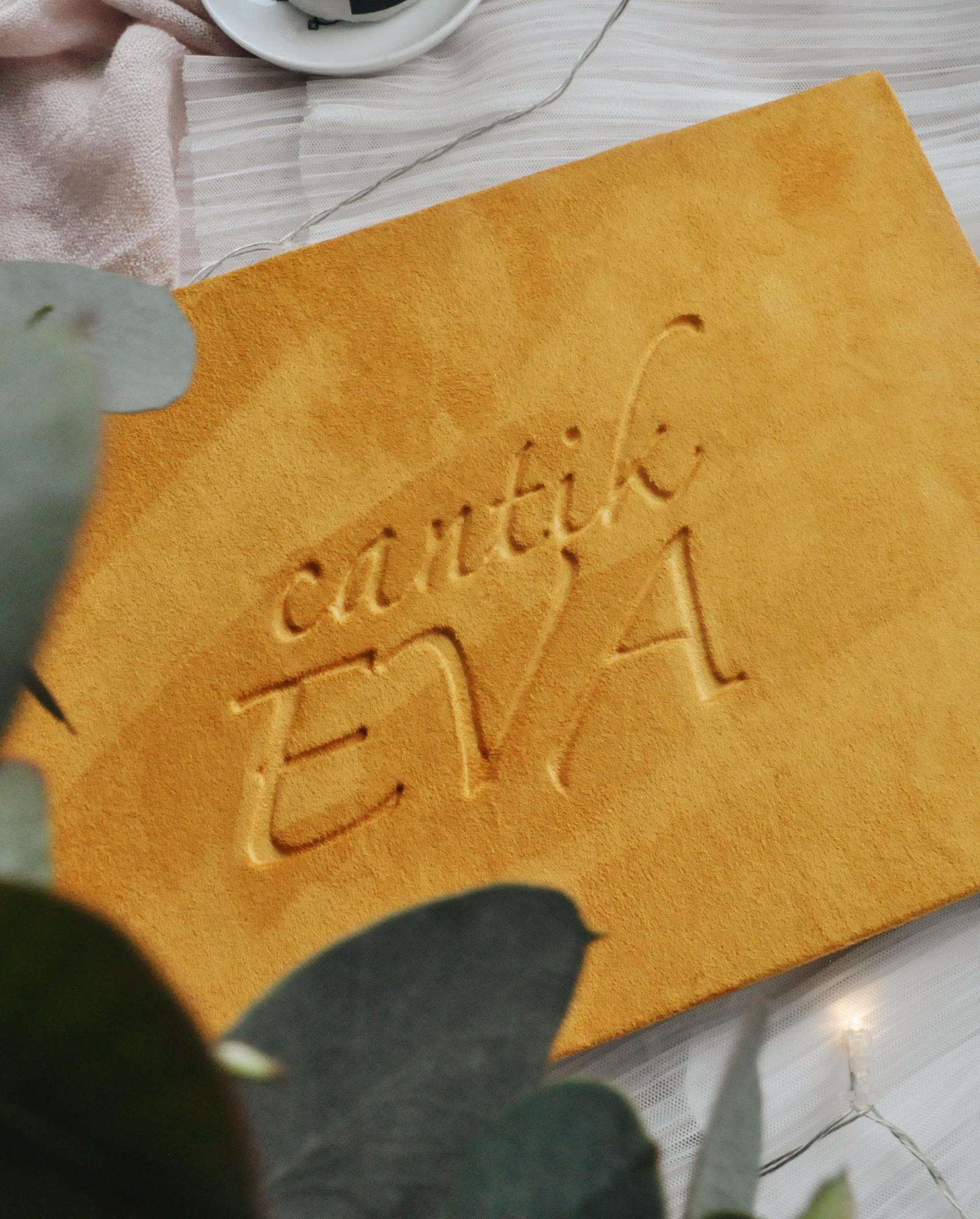 Заказать ДЕТСКИЙ альбом с классическим тиснением любой надписи (имя, прозвище, дата и т.д.)