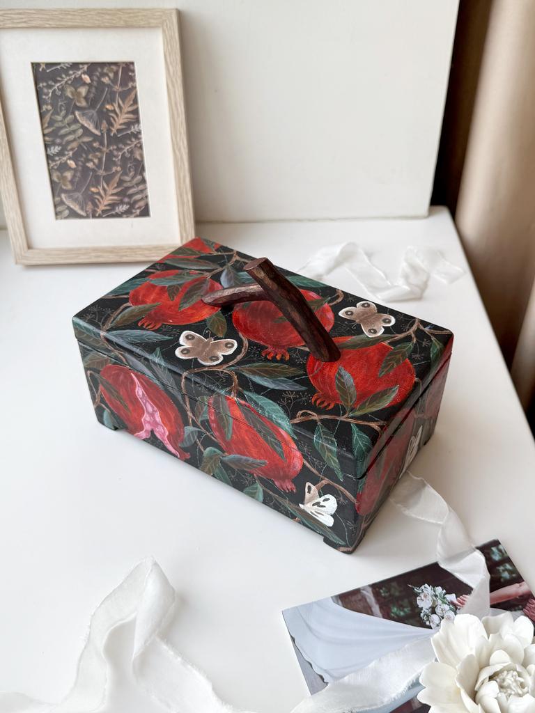 Шкатулка деревянная с росписью