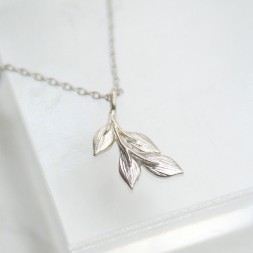 Кулон "Лист"