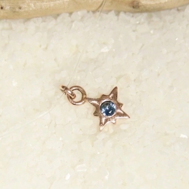 Кулон с сапфиром