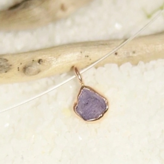 Кулон с танзанитом