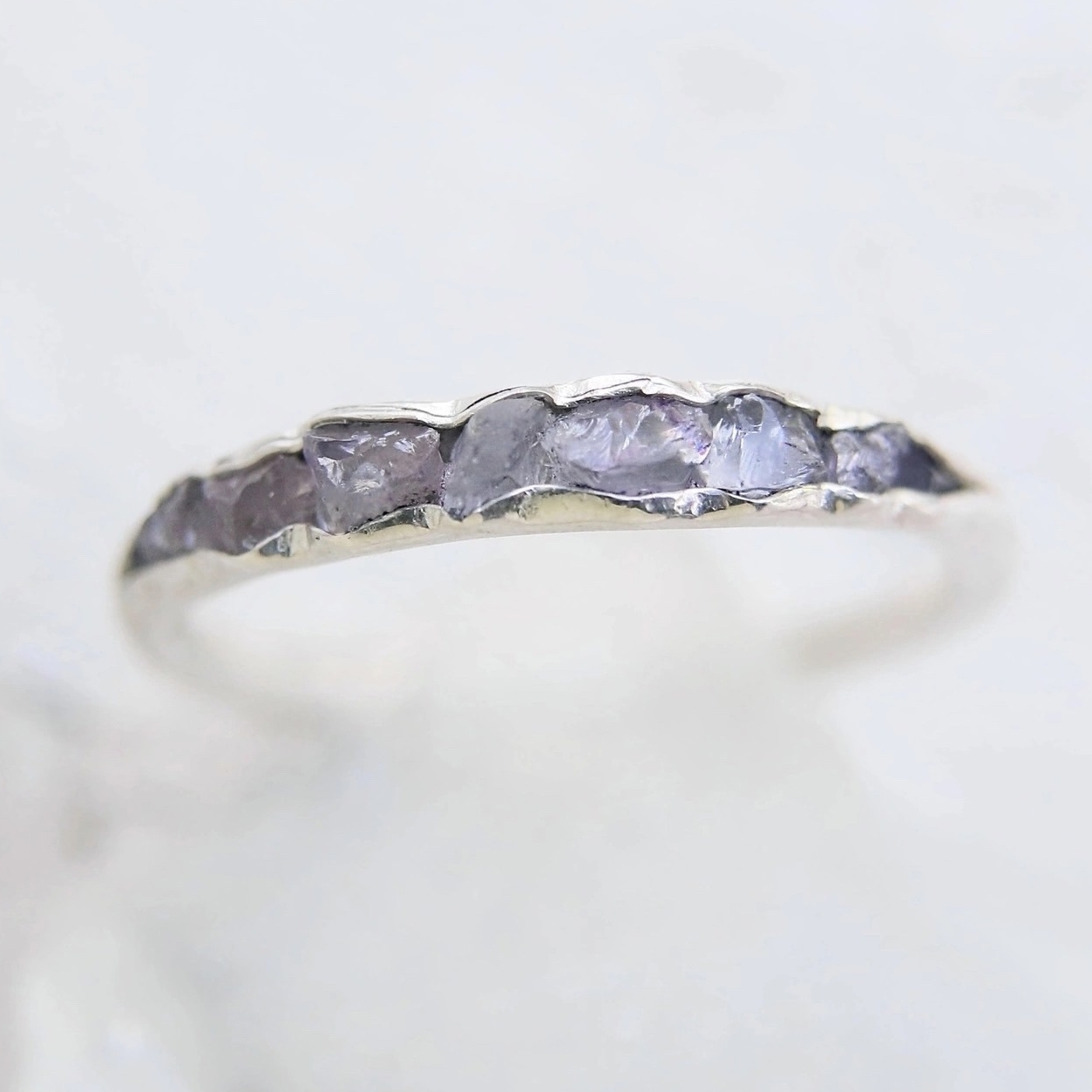 Кольцо-крошка с натуральным камнем