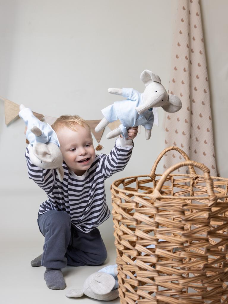 Слоник ребёнок в голубом костюме Be Like You