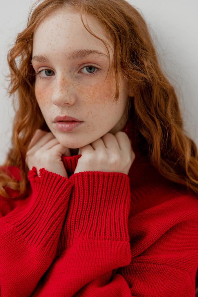 Свитер женский в цвете BORDO