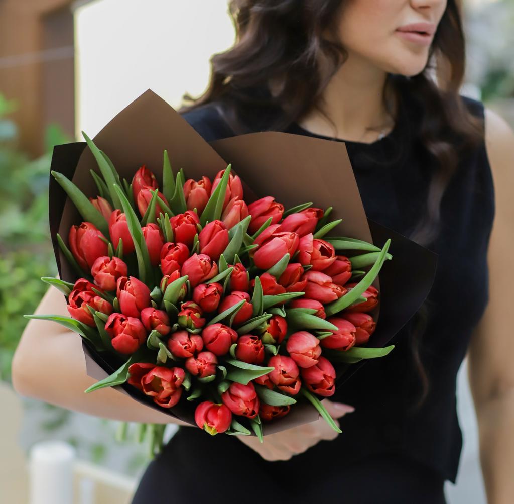 Моно из пионовидных тюльпанов