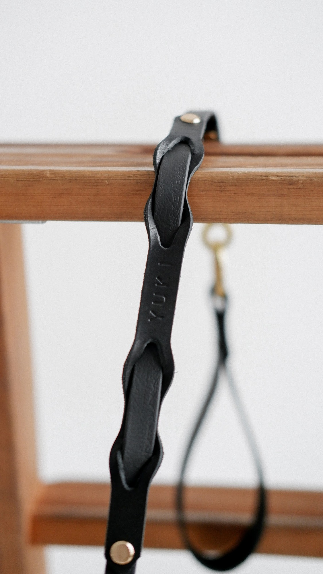 Выбитое имя питомца