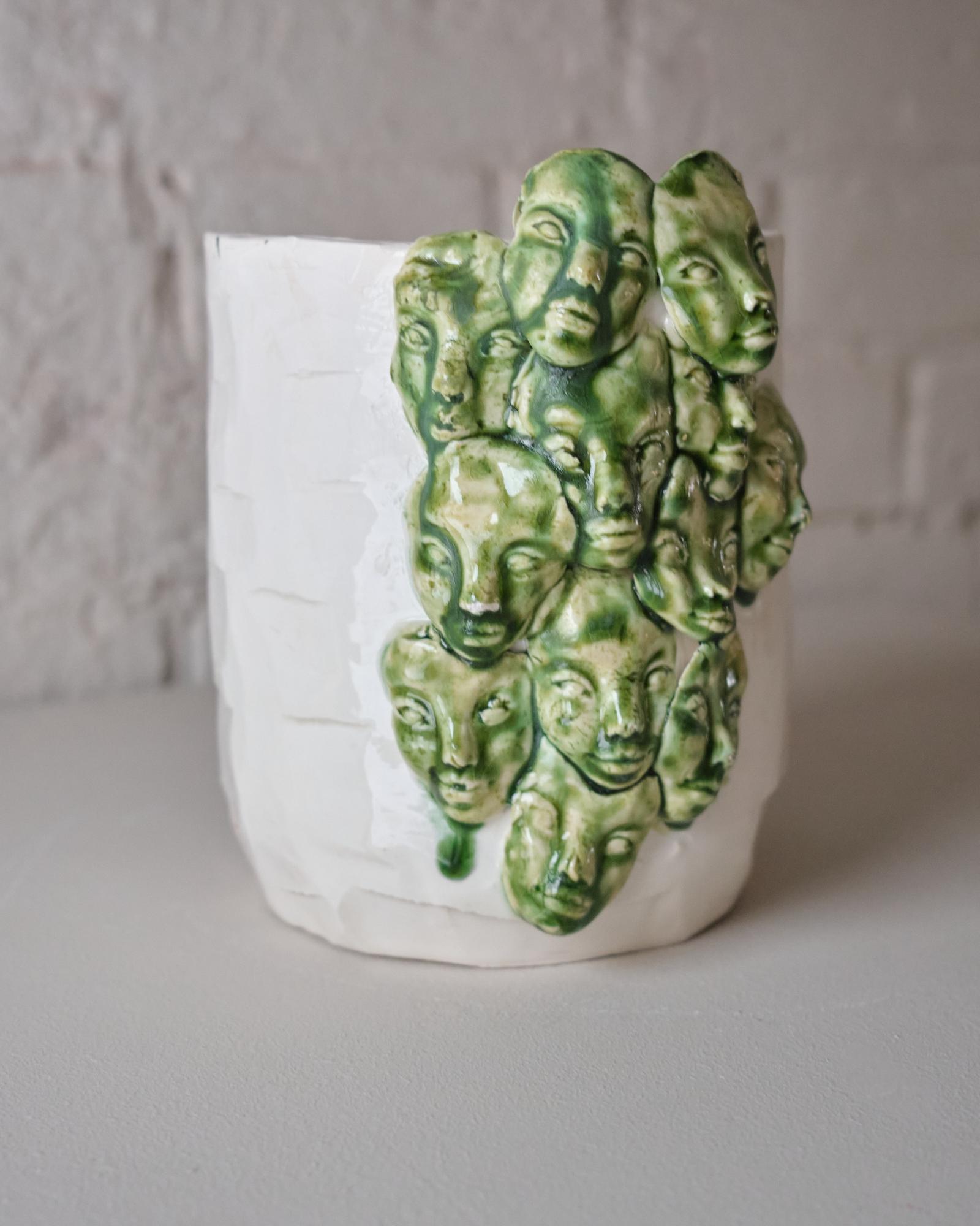 Кашпо с лицами