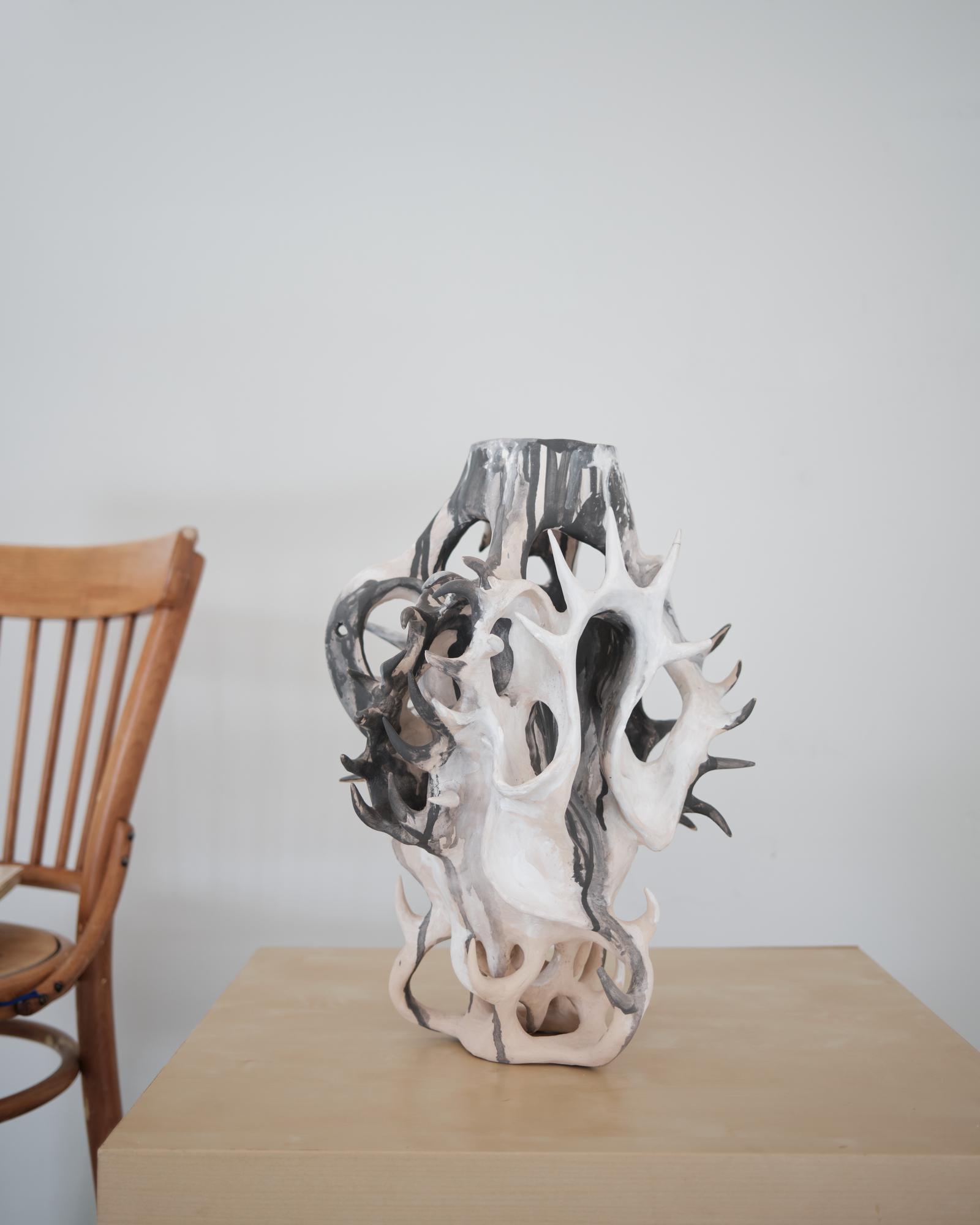 Скульптура Соня Чудомище