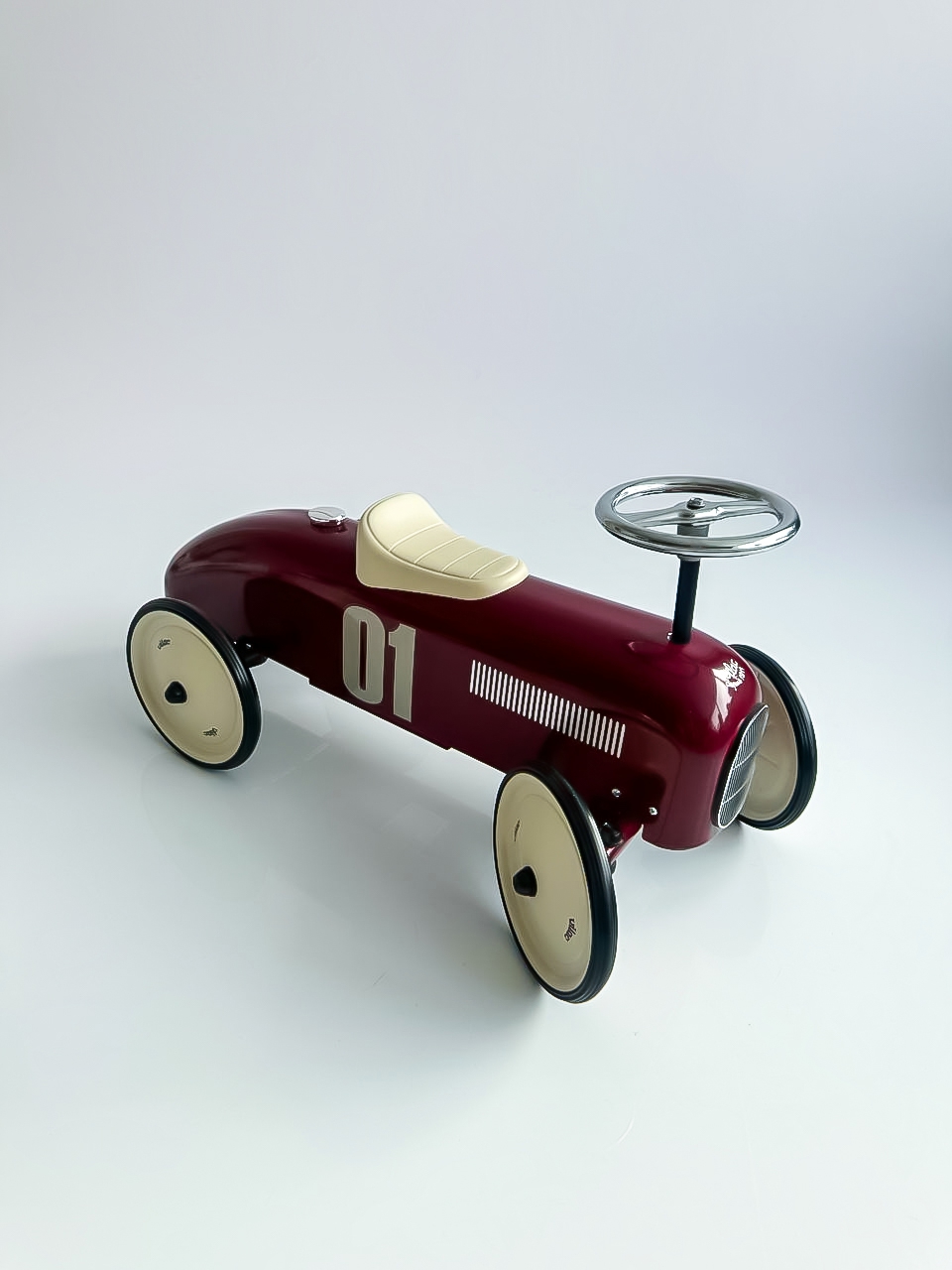 Машинка красная