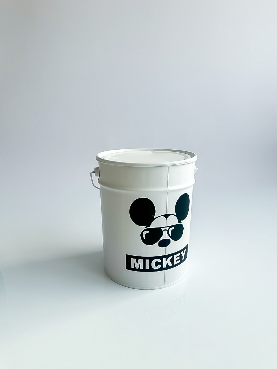 Бочка Микки и Шанель