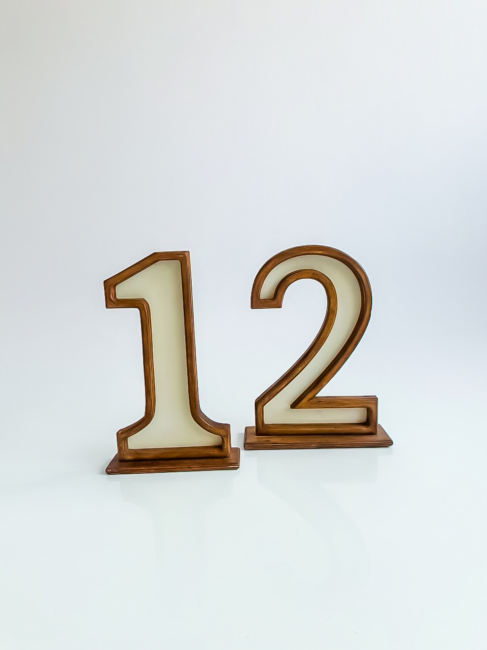 Цифры 1 и 2 дерево