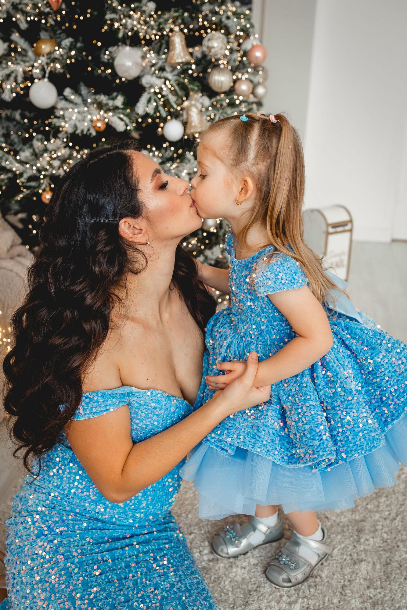 Мама дочка голубой бархат